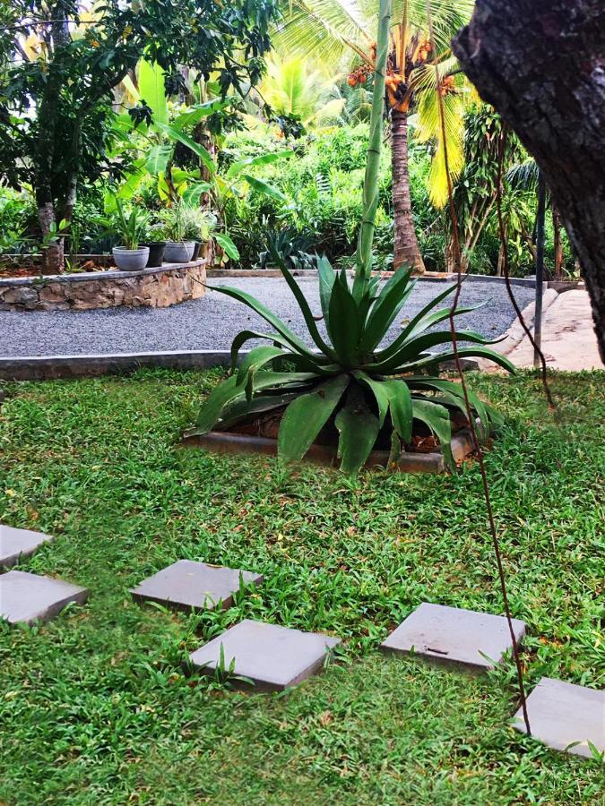 Triple Edge Villa Unawatuna Exterior foto